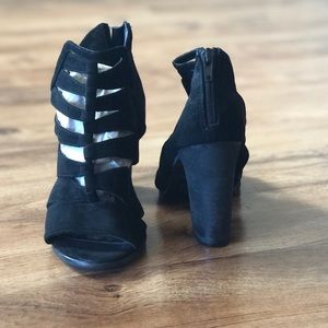 Black Chunky Heel